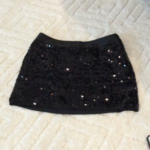 2/$10 ITEM 🚨 Express mini sequin black skirt, 4